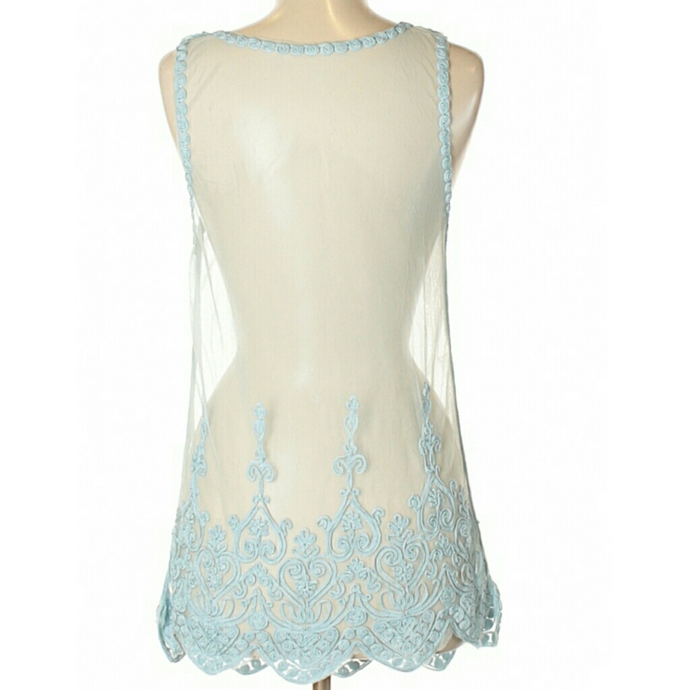 Soft green sheer sleeveless tank top - Picture 2 of 6